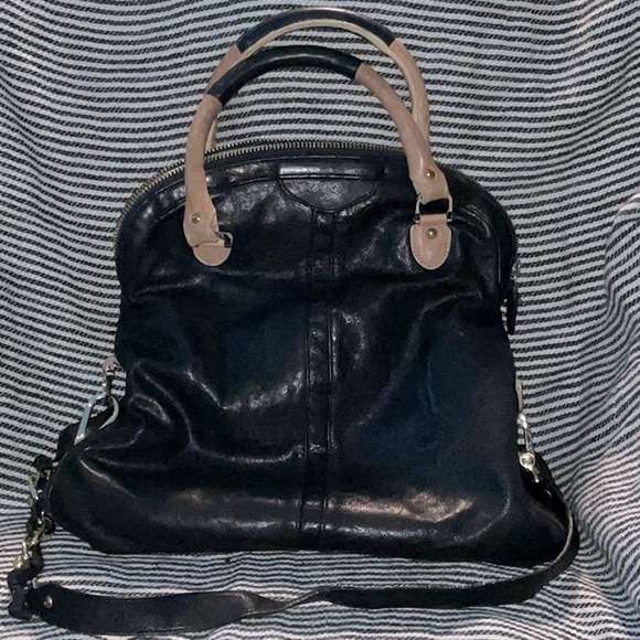 BE & D - Wasson Black Convertible Bag - Picture 2 of 5